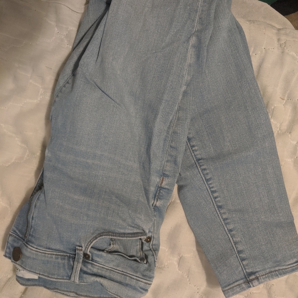 Loft straight leg mid rise denim 👖 jeans